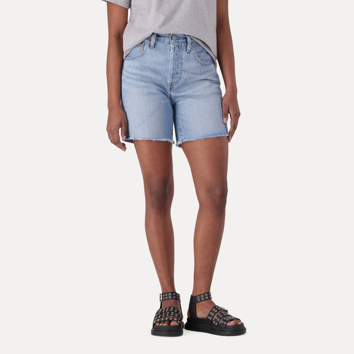 LEVI'S® WOMEN'S 501® MID-THIGH SHORTS - LIGHT INDIGO - WORN IN