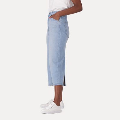 LEVI'S® WOMEN'S HIGH-RISE SLIT SKIRT - LIGHT INDIGO - WORN IN