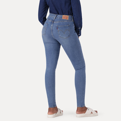 LEVI'S® WOMEN'S CURVY HIGH-RISE SUPER SKINNY  - MED INDIGO - FLAT FINISH