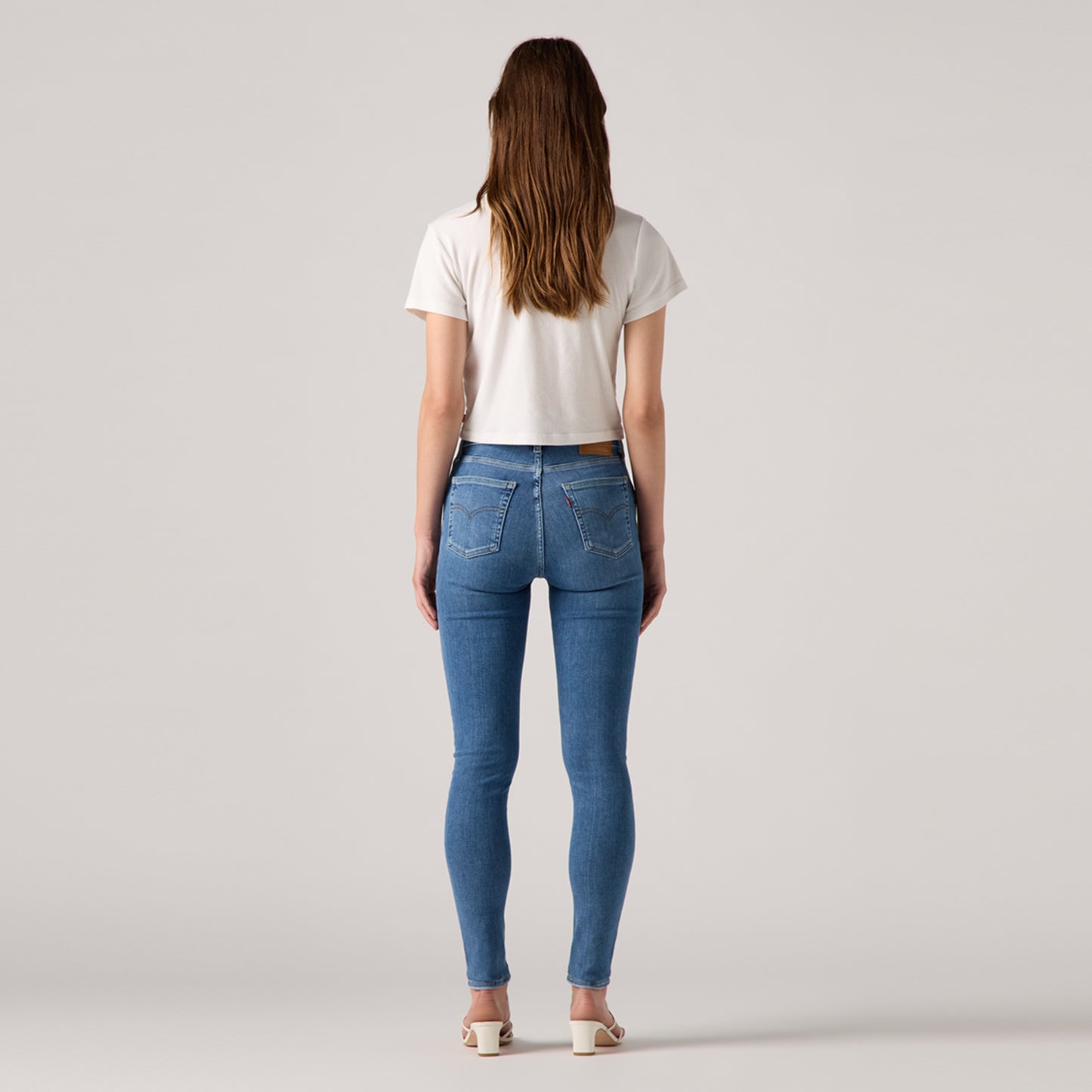 LEVI’S® WOMEN'S 721 HIGH-RISE SKINNY JEANS - MED INDIGO - WORN IN