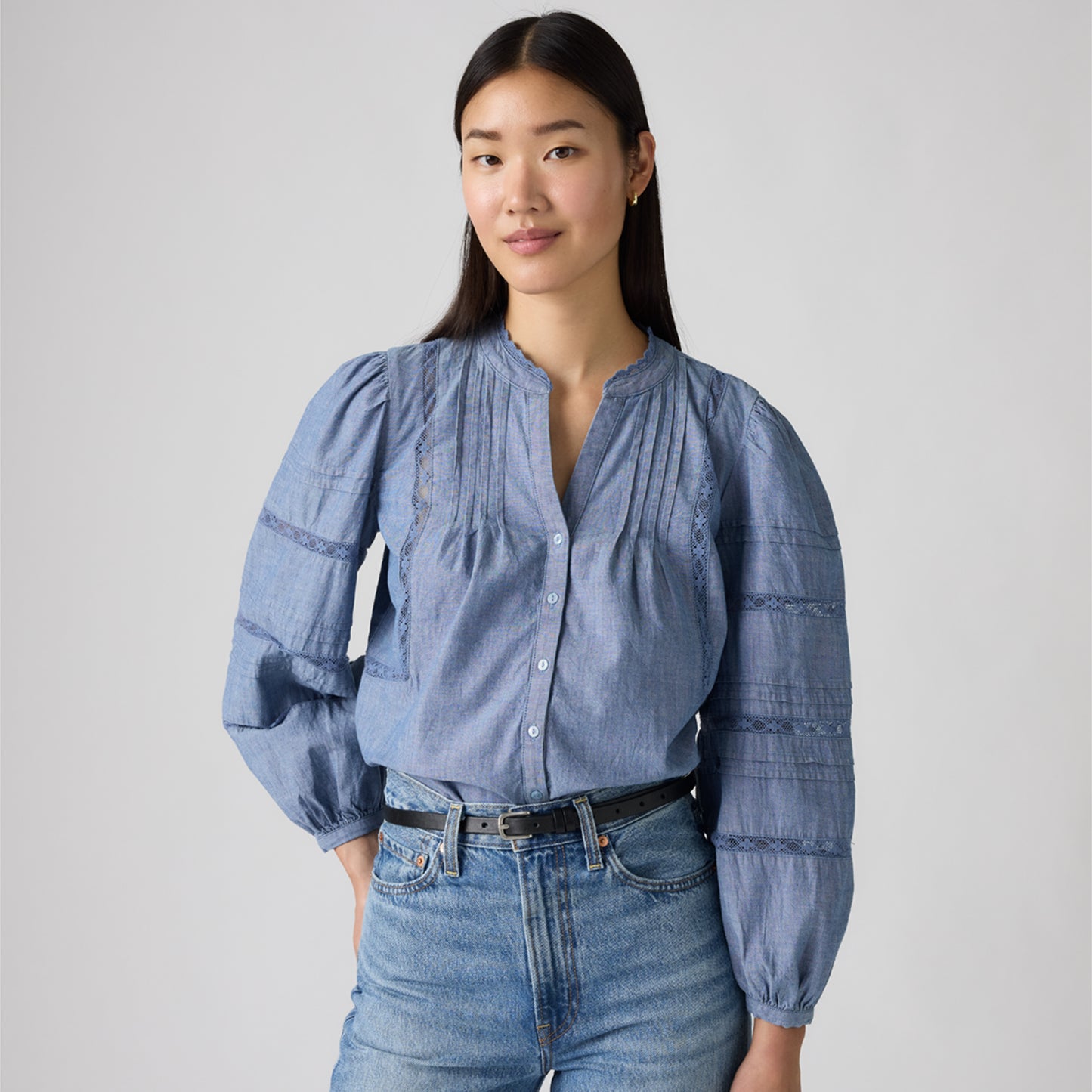 LEVI'S® WOMEN'S MANDY LONG-SLEEVE BLOUSE - MED INDIGO - FLAT FINISH