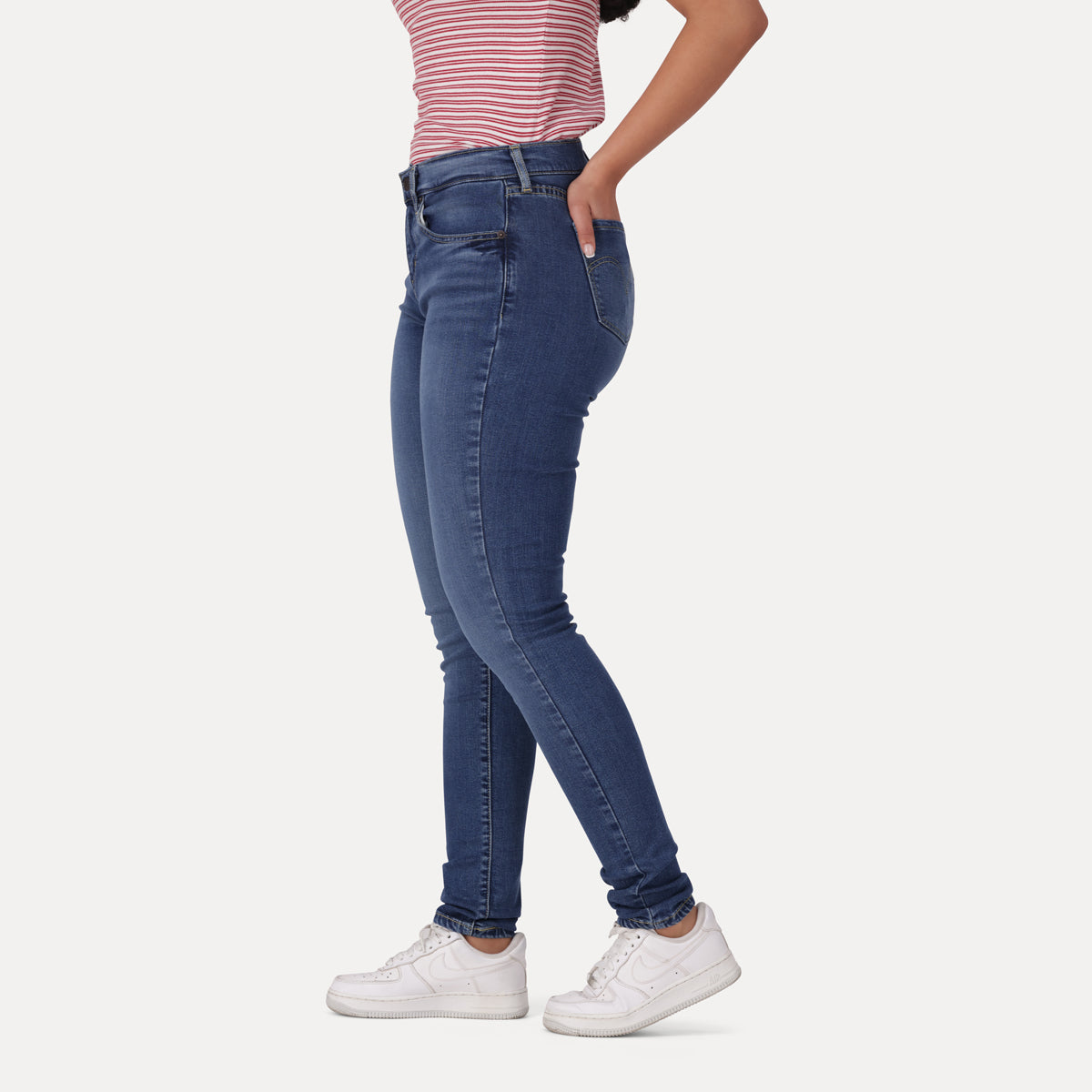 LEVI'S® WOMEN'S CURVY HIGH-RISE SUPER SKINNY  - MED INDIGO - WORN IN