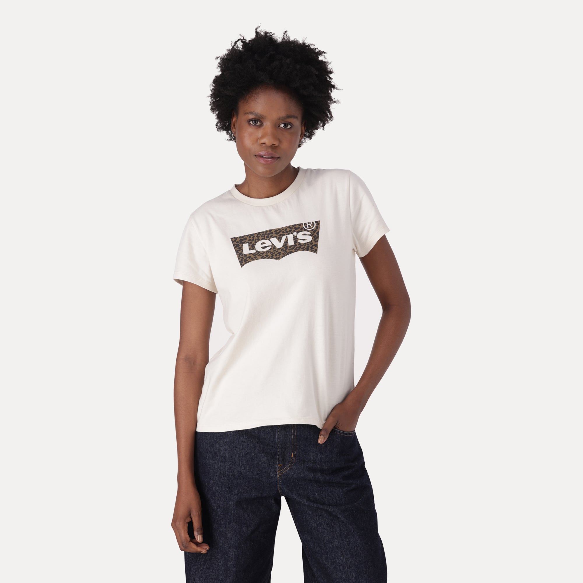 Levis pocket t shirt women's hotsell