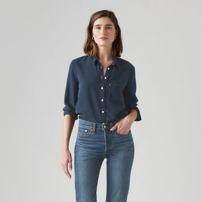 LEVI'S® WOMEN'S DARLENE UTILITY SHIRT - DARK INDIGO - WORN IN