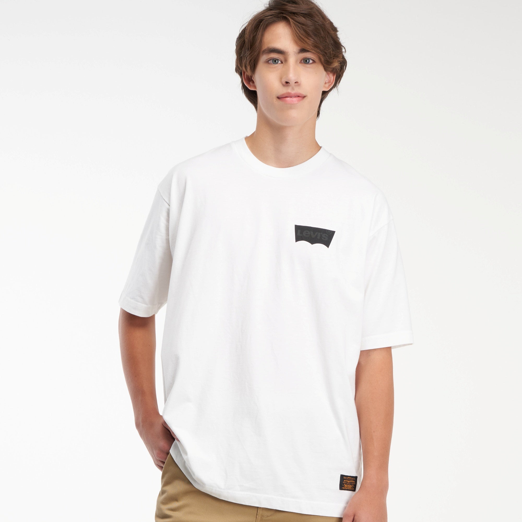 LEVI S SKATEBOARDING MEN S GRAPHIC BOXY T SHIRT NEUTRAL