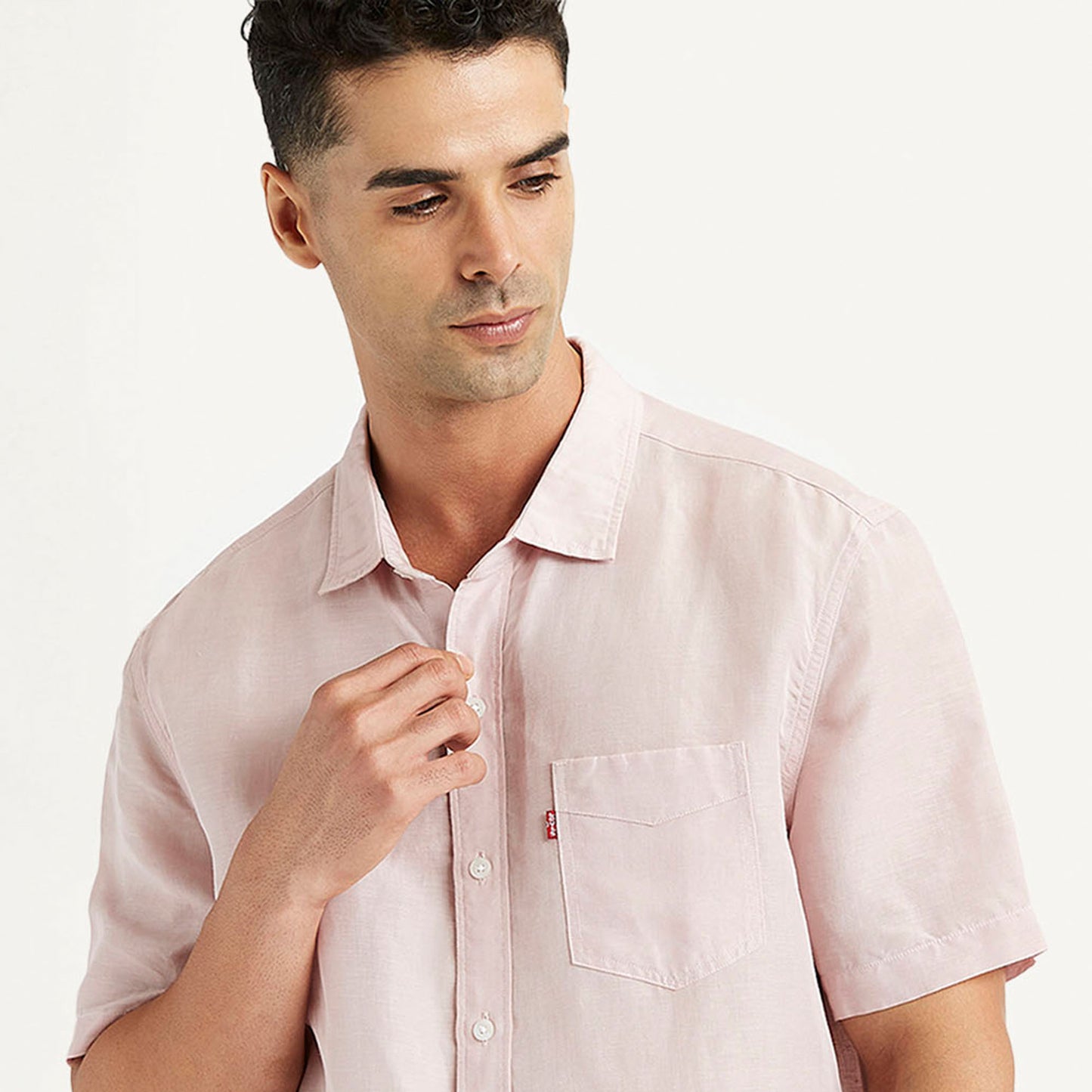 LEVI'S® MEN'S SOLID REGULAR FIT SHIRT - PINK