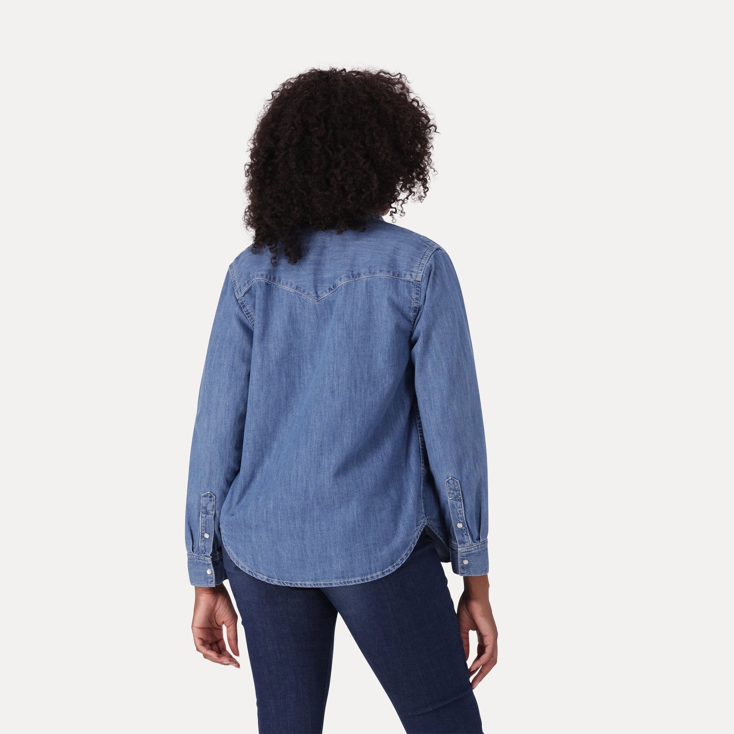 LEVI'S® WOMEN'S ICONIC WESTERN SHIRT - MED INDIGO - FLAT FINISH