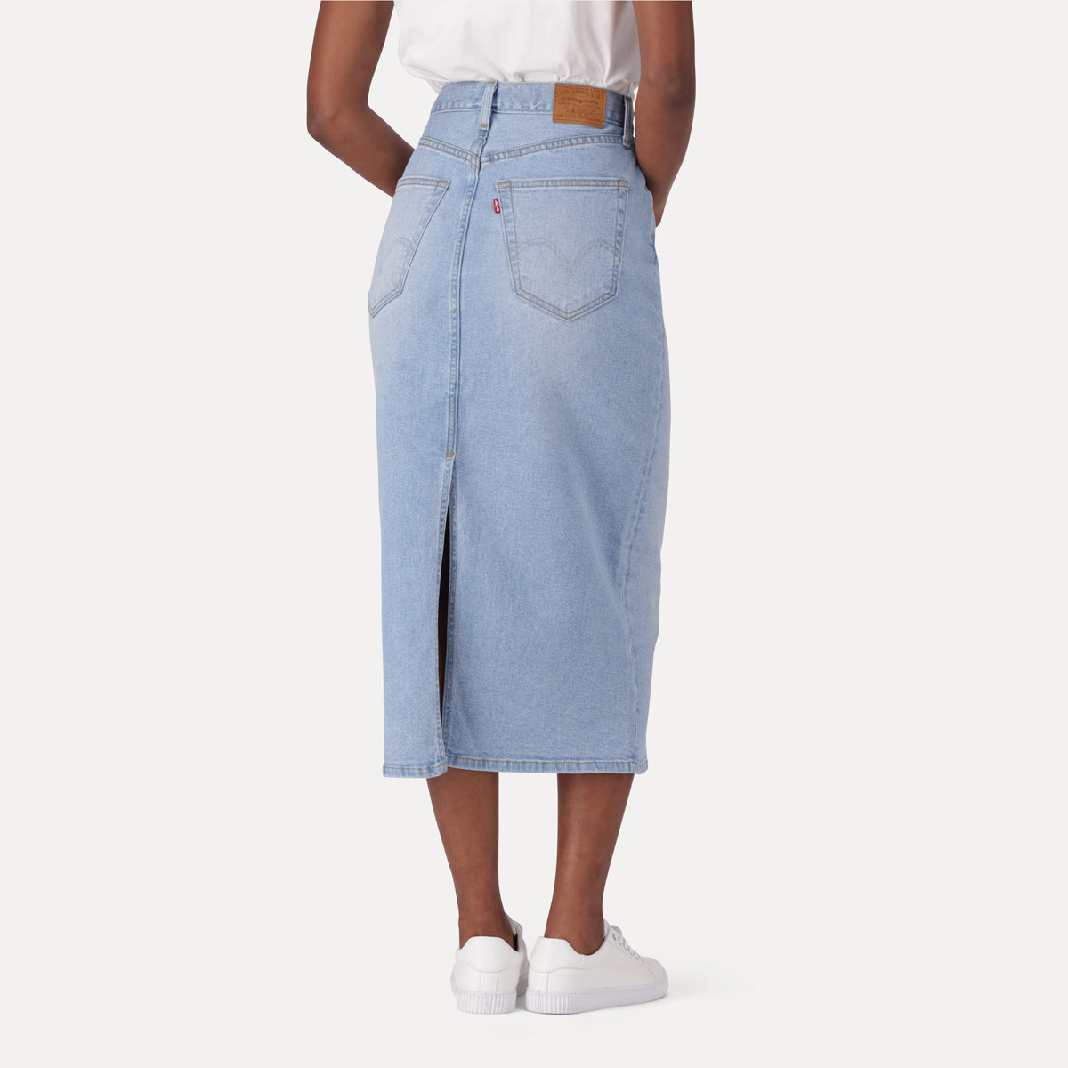 LEVI'S® WOMEN'S HIGH-RISE SLIT SKIRT - LIGHT INDIGO - WORN IN