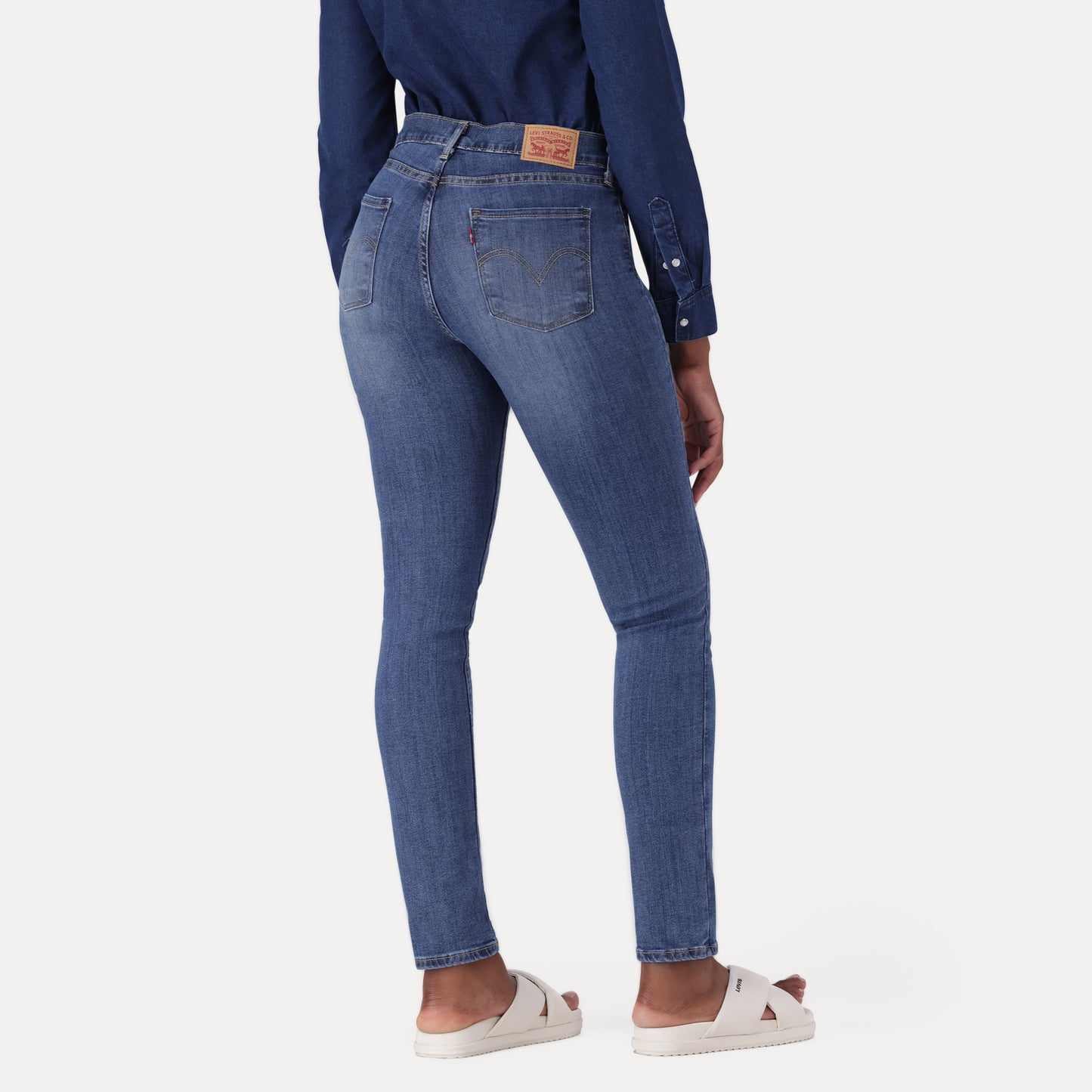 LEVI'S®CURVY STRAIGHT ZA - MED INDIGO - WORN IN