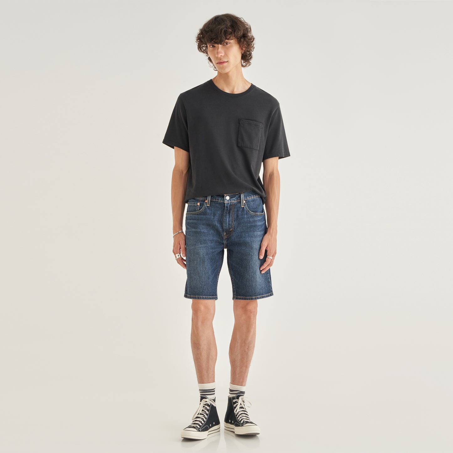 LEVI'S® MEN'S 405 STANDARD SHORTS - MED INDIGO - WORN IN