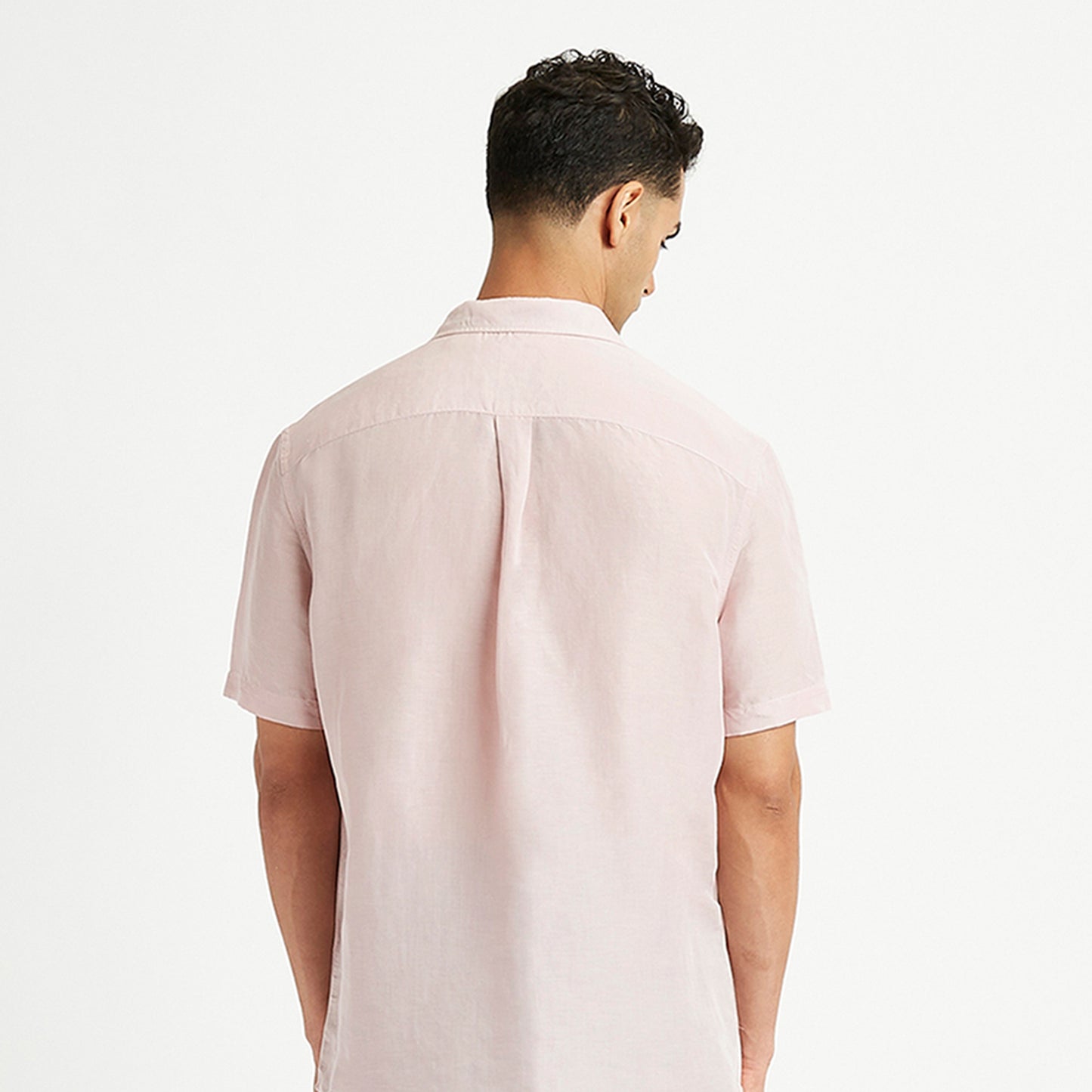 LEVI'S® MEN'S SOLID REGULAR FIT SHIRT - PINK