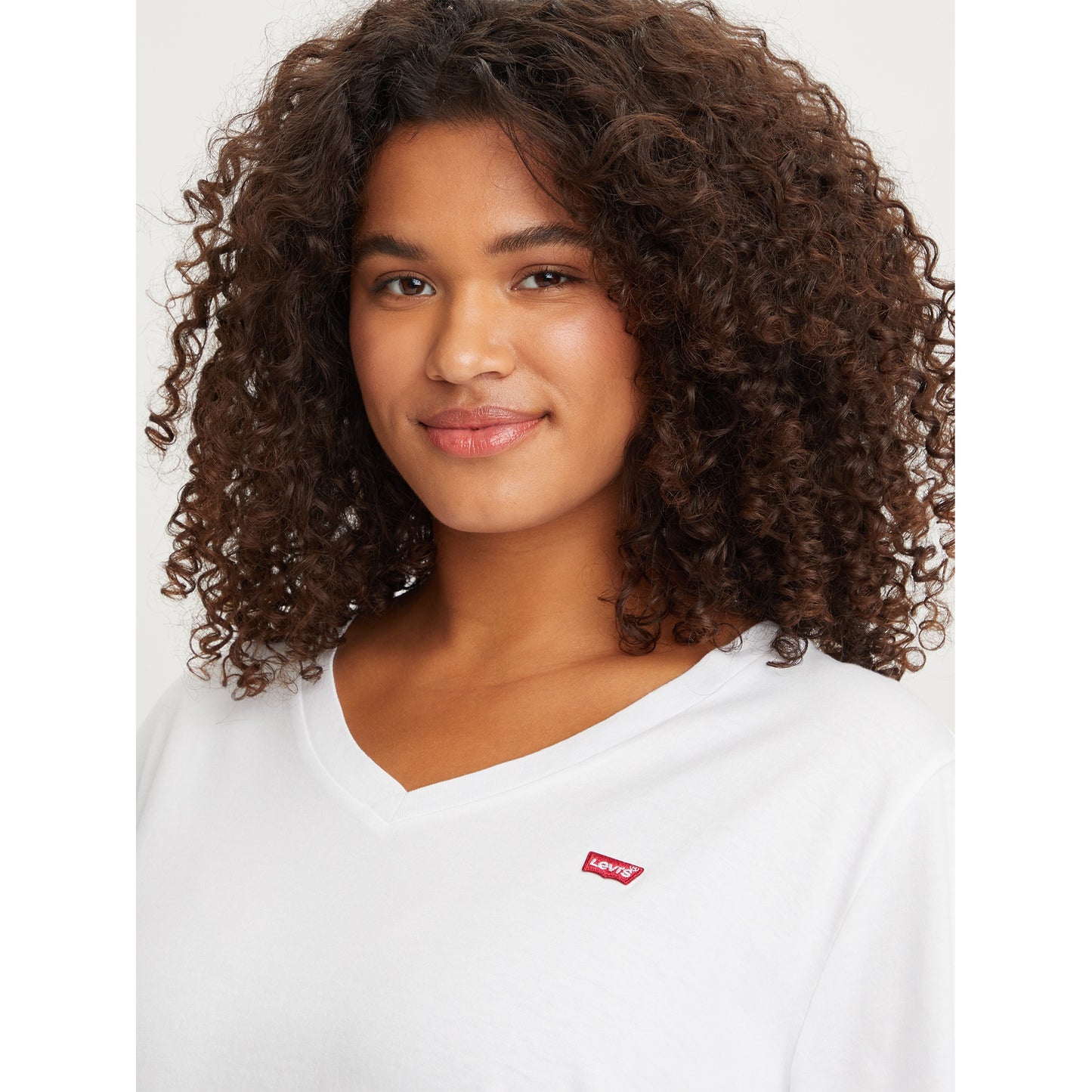 LEVI'S® WOMEN'S V-NECK T-SHIRT (PLUS SIZE) - NEUTRAL