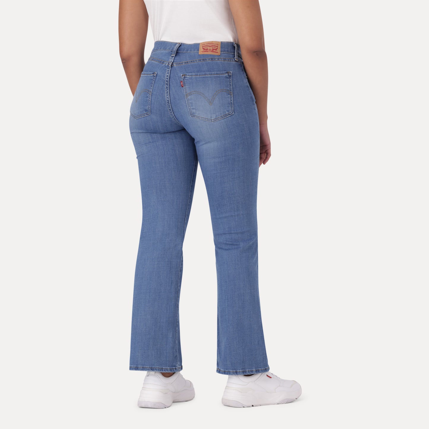 LEVI'S® CURVY FLARE - MED INDIGO - WORN IN