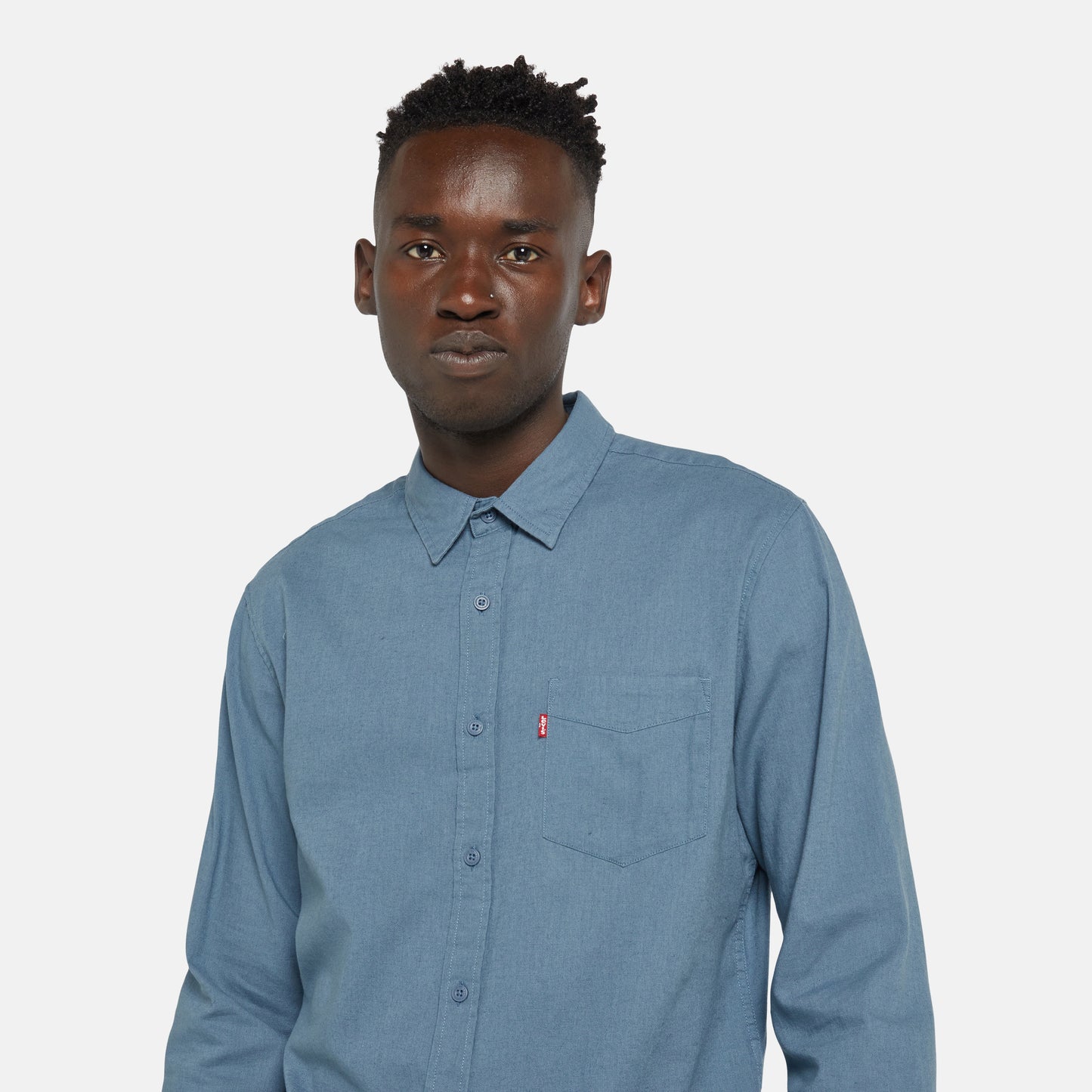 LEVI'S® MEN'S CLASSIC POCKET STANDARD FIT SHIRT - BLUE