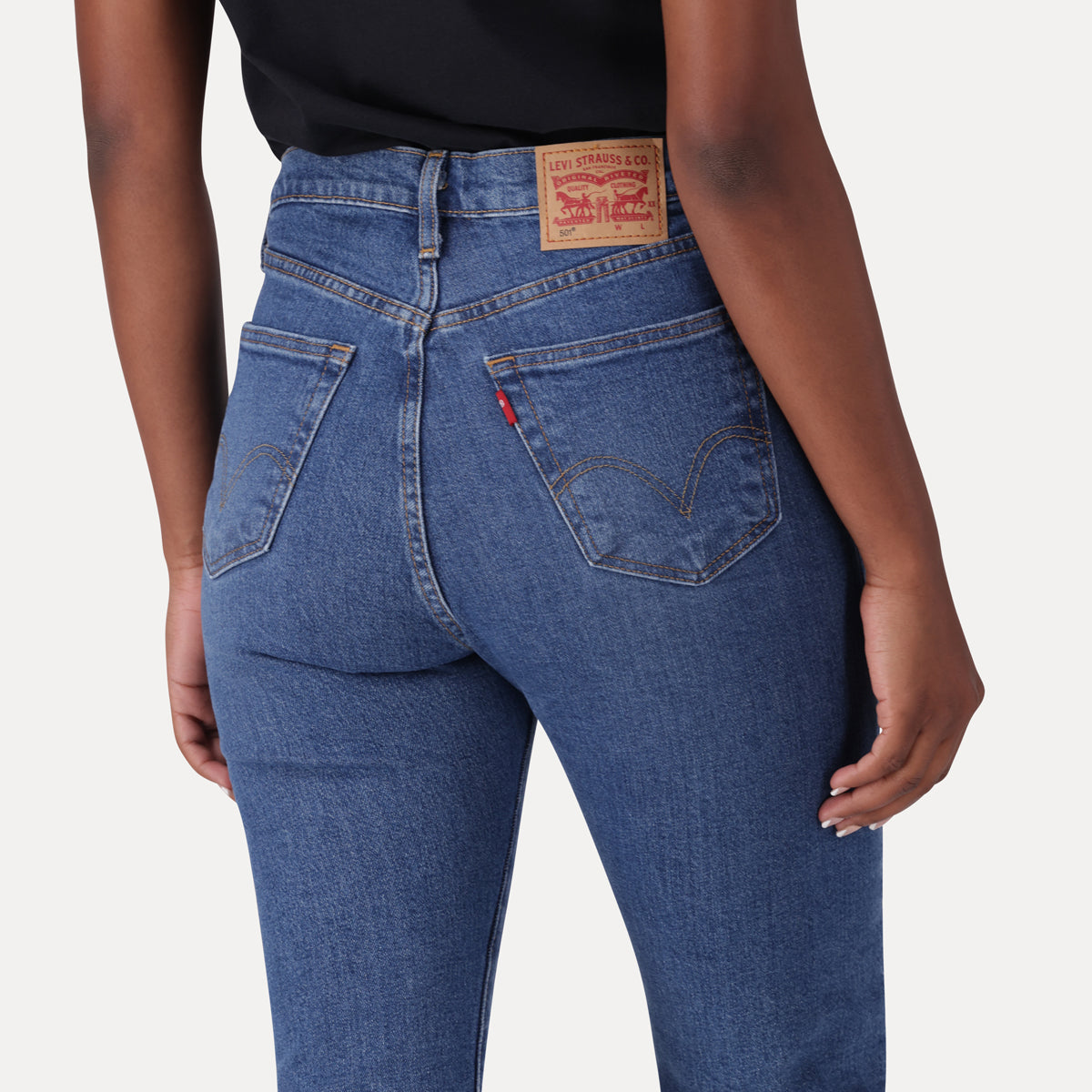 LEVI'S® WOMEN'S 501® ORIGINAL CROPPED JEANS - MED INDIGO - WORN IN