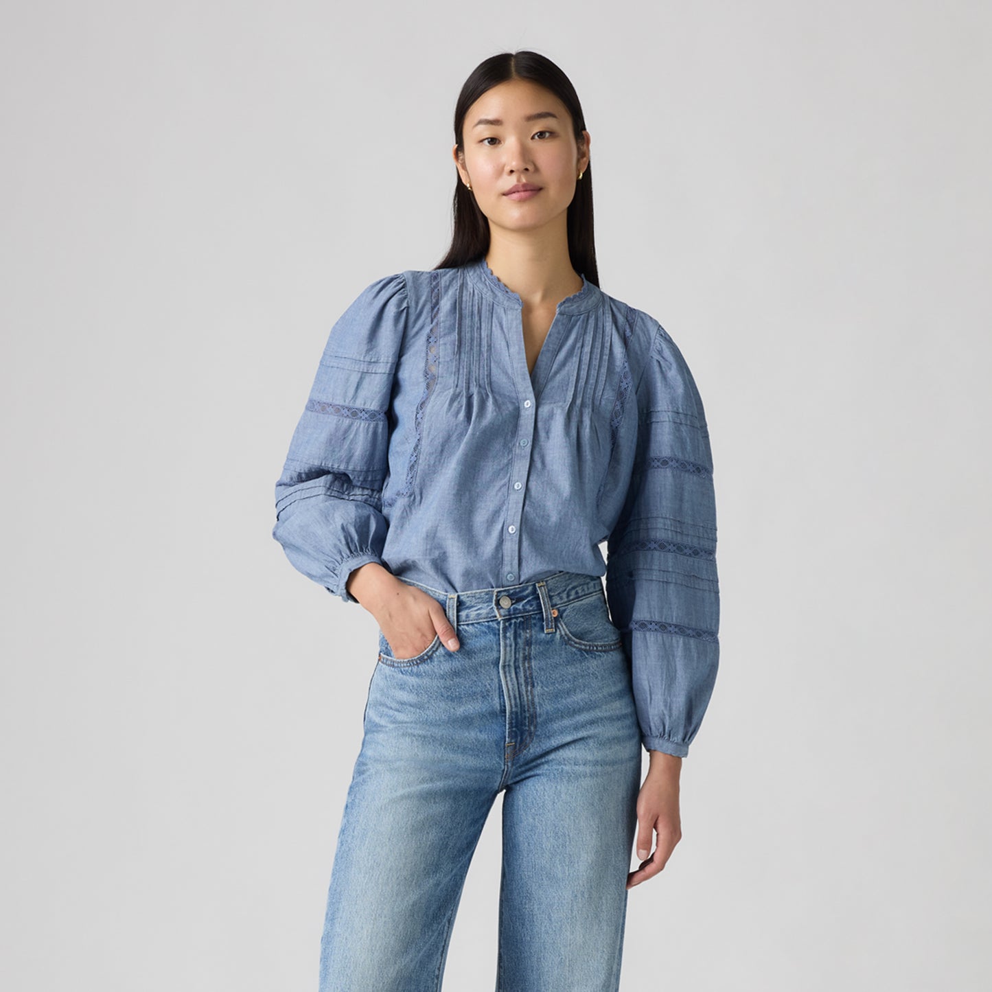 LEVI'S® WOMEN'S MANDY LONG-SLEEVE BLOUSE - MED INDIGO - FLAT FINISH