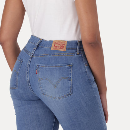 LEVI'S® CURVY FLARE - MED INDIGO - WORN IN