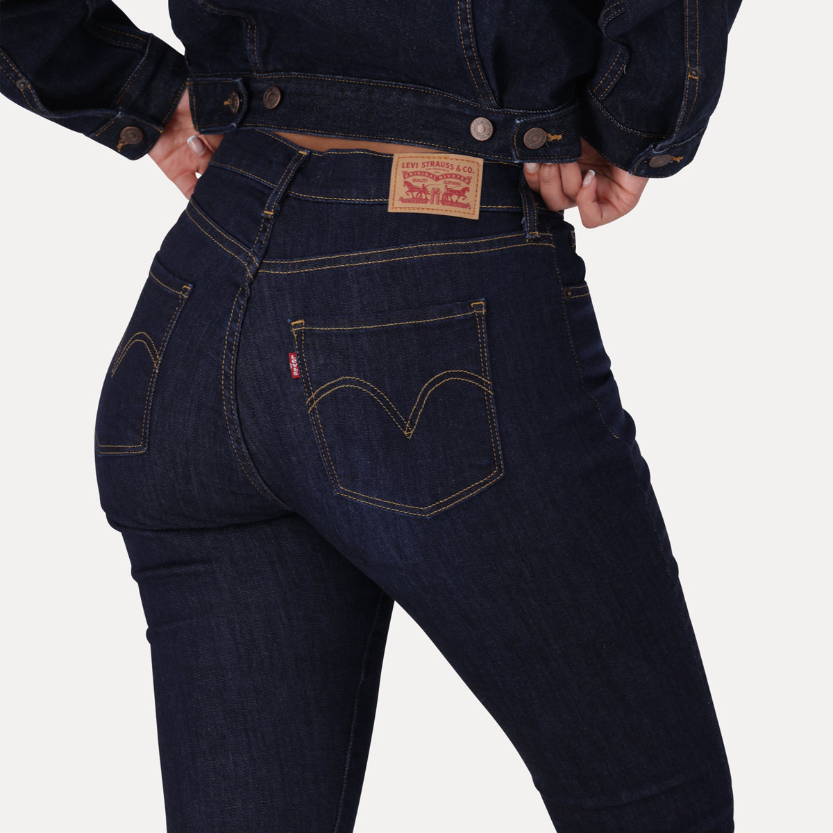 LEVI'S® WOMEN'S CURVY HIGH-RISE SUPER SKINNY  - DARK INDIGO - WORN IN