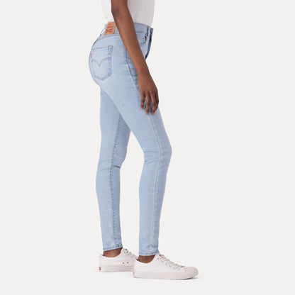 LEVI'S® WOMEN'S 720 HIGH-RISE SUPER SKINNY JEANS - LIGHT INDIGO - WORN IN