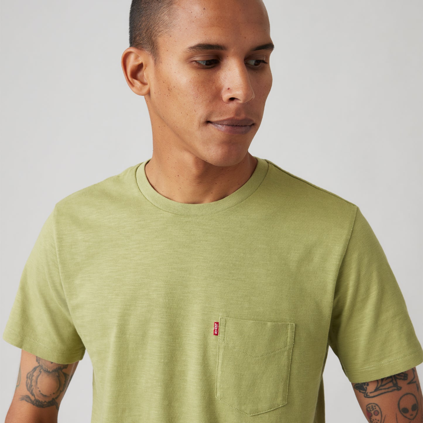 LEVI'S® MEN'S CLASSIC POCKET T-SHIRT - GREEN