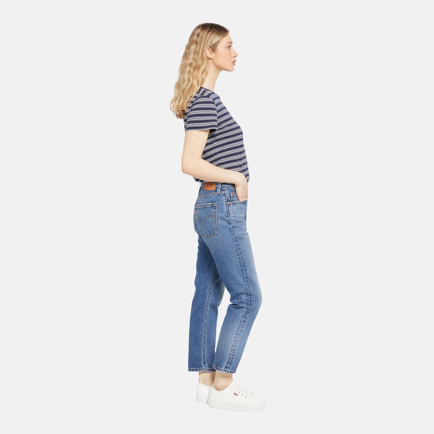 LEVI'S® WOMEN'S 501® ORIGINAL CROPPED JEANS - MED INDIGO - WORN IN